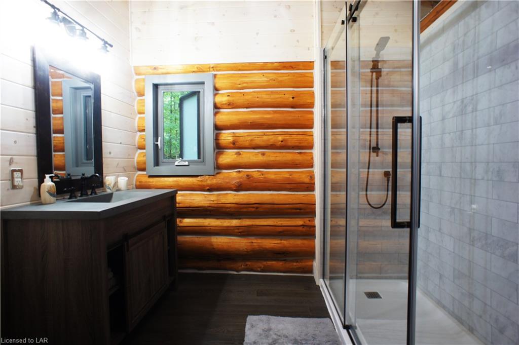 1027 PONDEROSA Trail, Haliburton, Ontario, Canada
