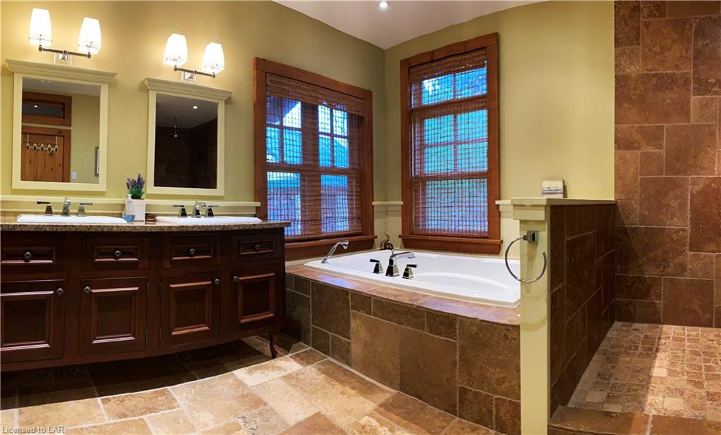 2946 WEST SHORE Road, Haliburton, Ontario, Canada
