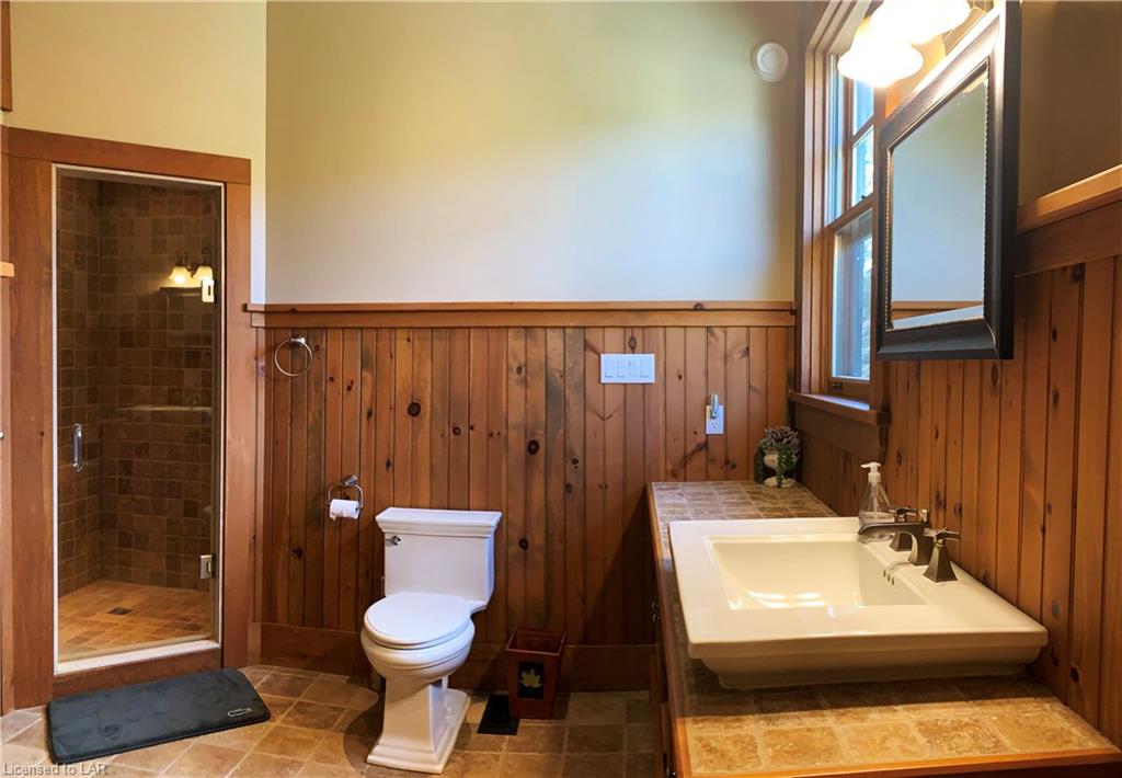 2946 WEST SHORE Road, Haliburton, Ontario, Canada
