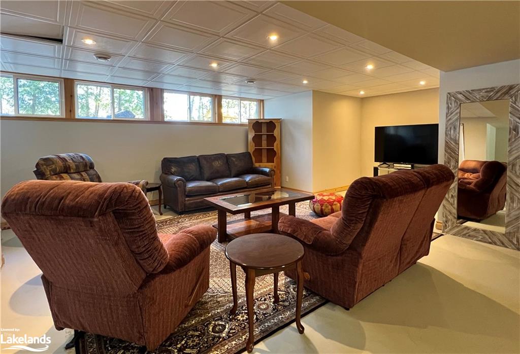 1172 PAINT LAKE Road, Lake of Bays, Ontario, Canada