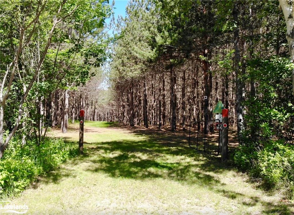 1936 BARRY LINE Road, Algonquin Highlands, Ontario, Canada