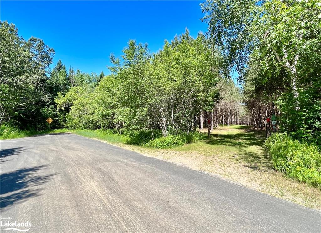 1936 BARRY LINE Road, Algonquin Highlands, Ontario, Canada
