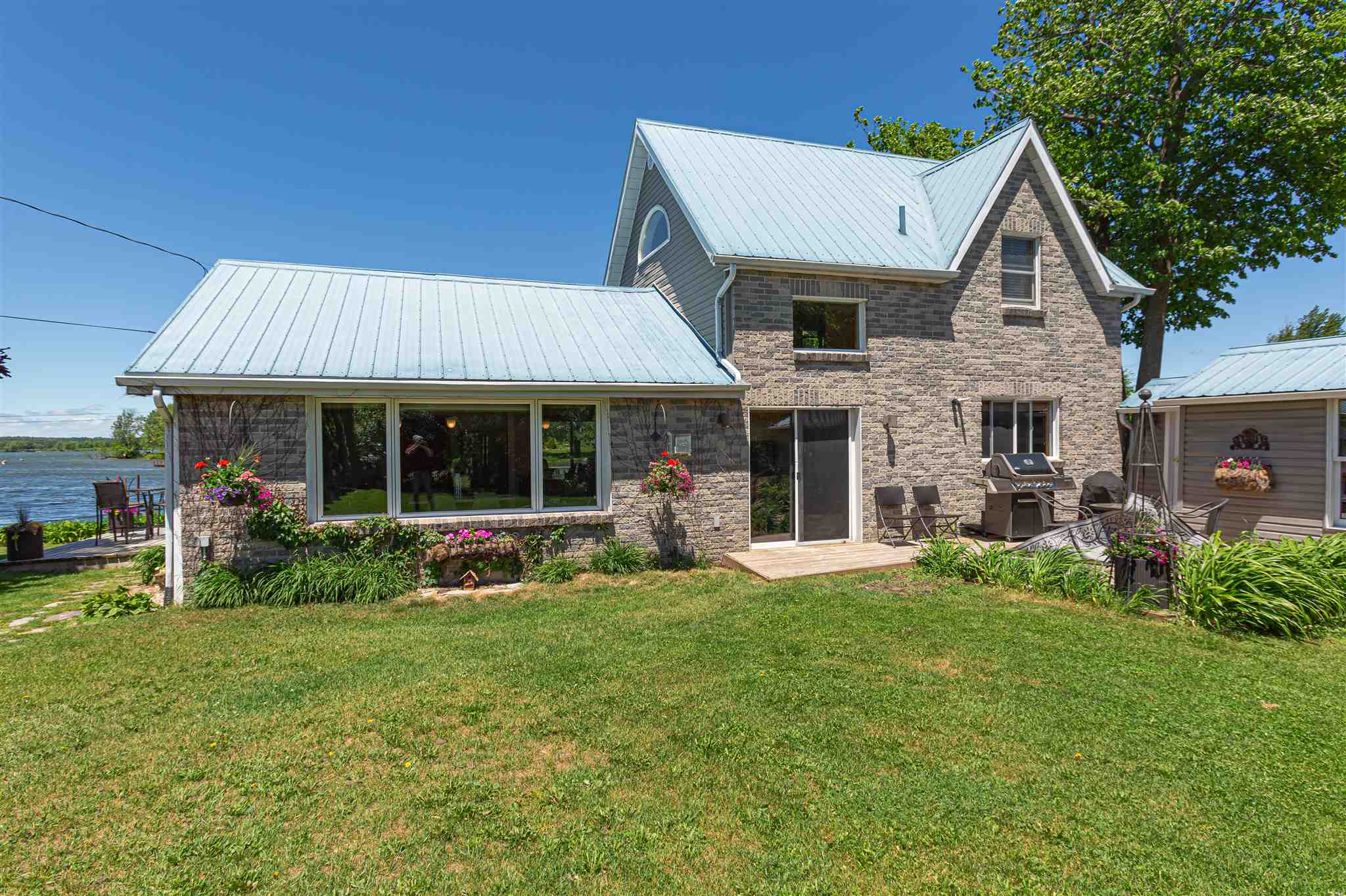 1 Hutcheson Drive, Kingston Ontario, Canada