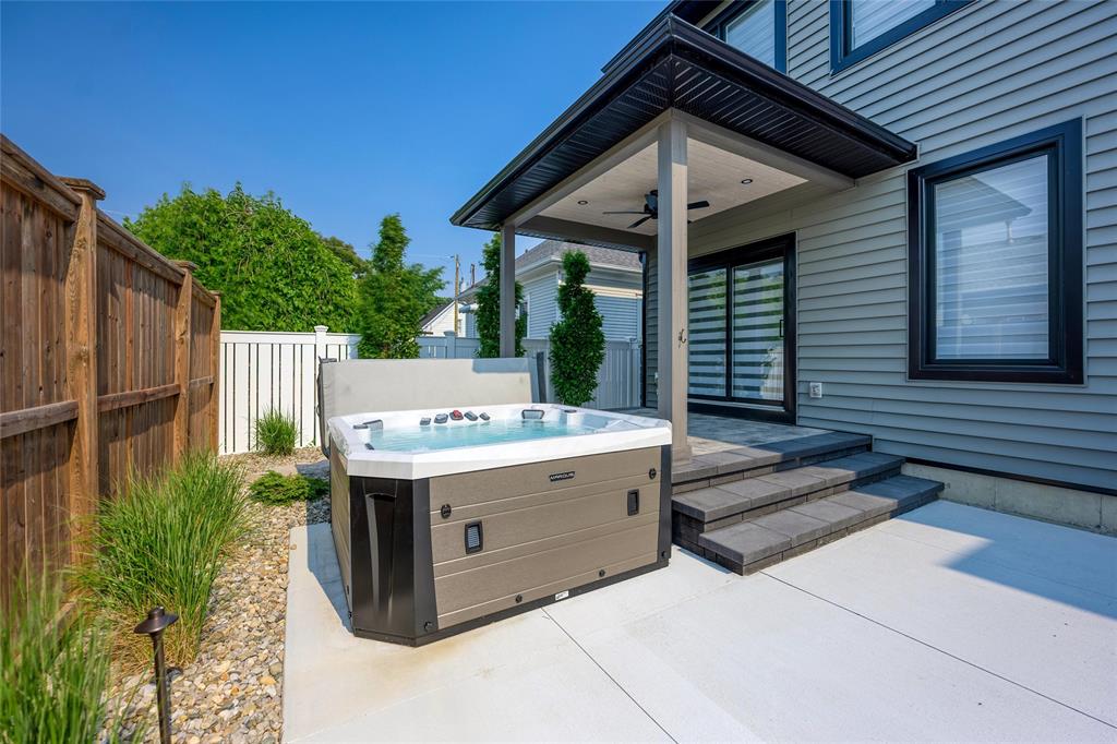 190 BRIGHT Street, Sarnia, Ontario, Canada