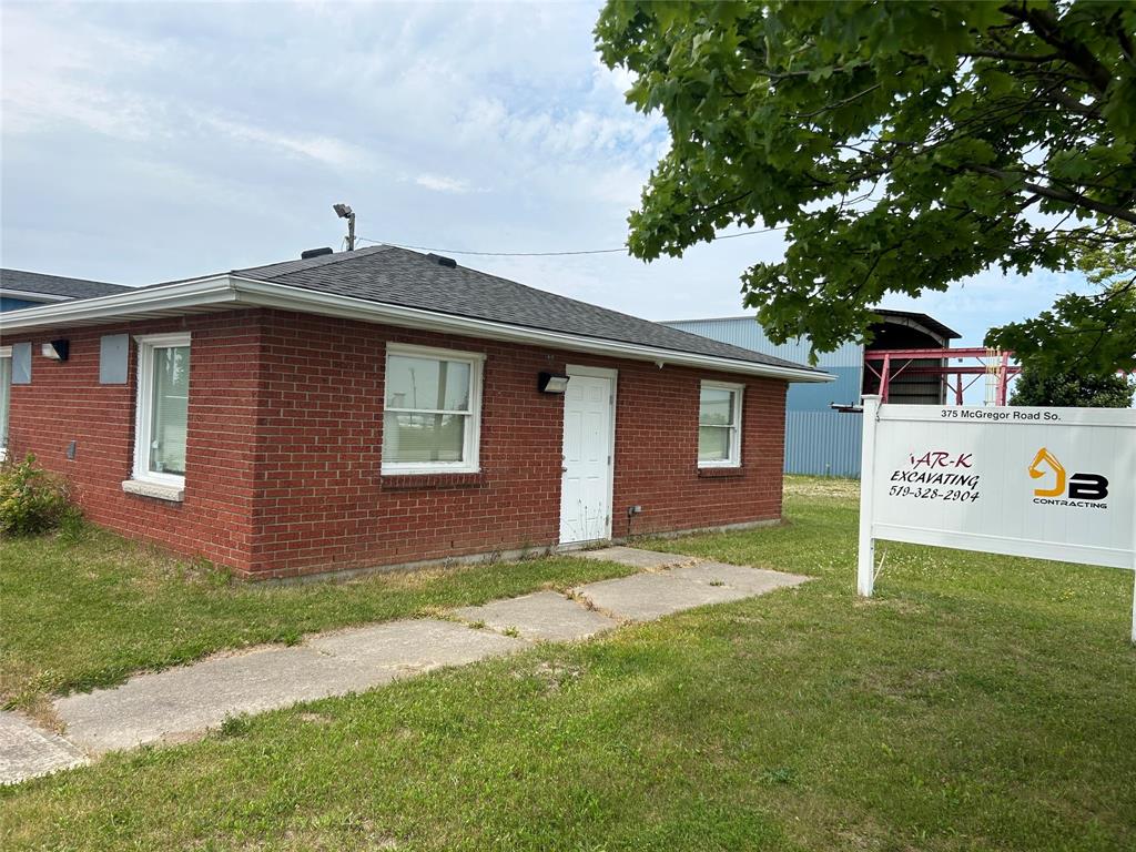 375 MC GREGOR Sideroad South, Sarnia, Ontario, Canada photo 1