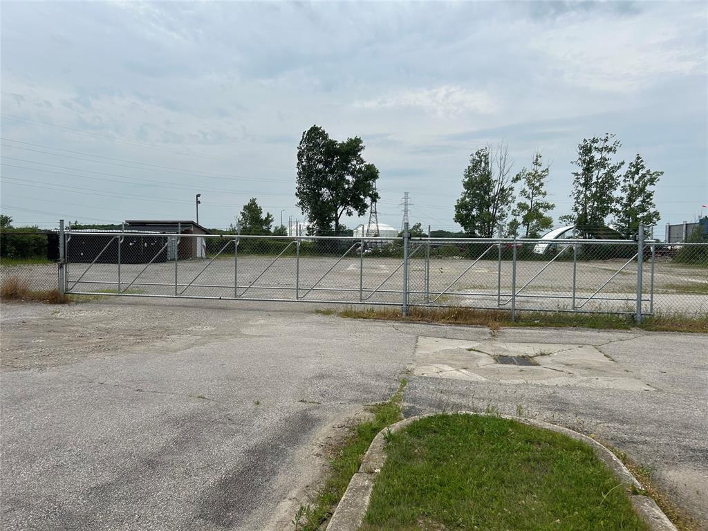 375 MC GREGOR Sideroad South, Sarnia, Ontario, Canada photo 3