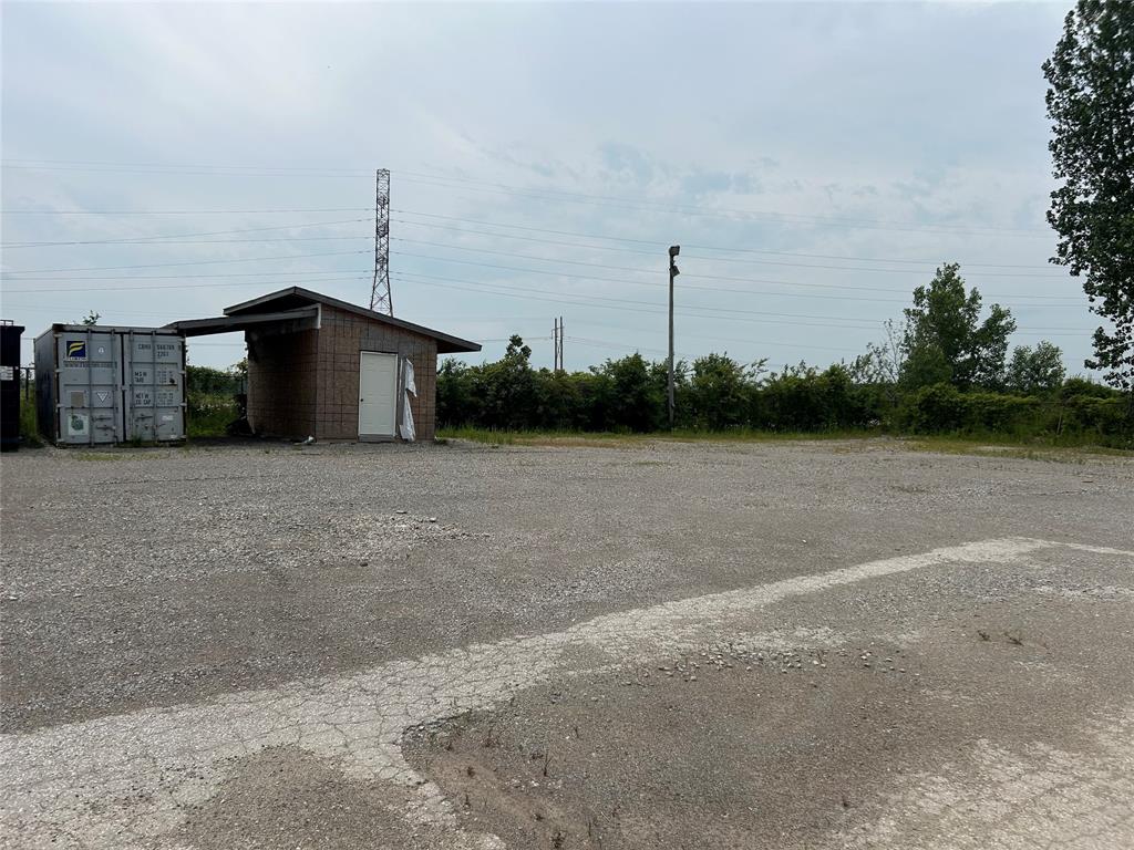 375 MC GREGOR Sideroad South, Sarnia, Ontario, Canada photo 6