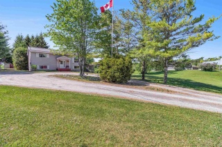 37 Berry Road, Leeds & 1000 Islands Township Ontario, Canada