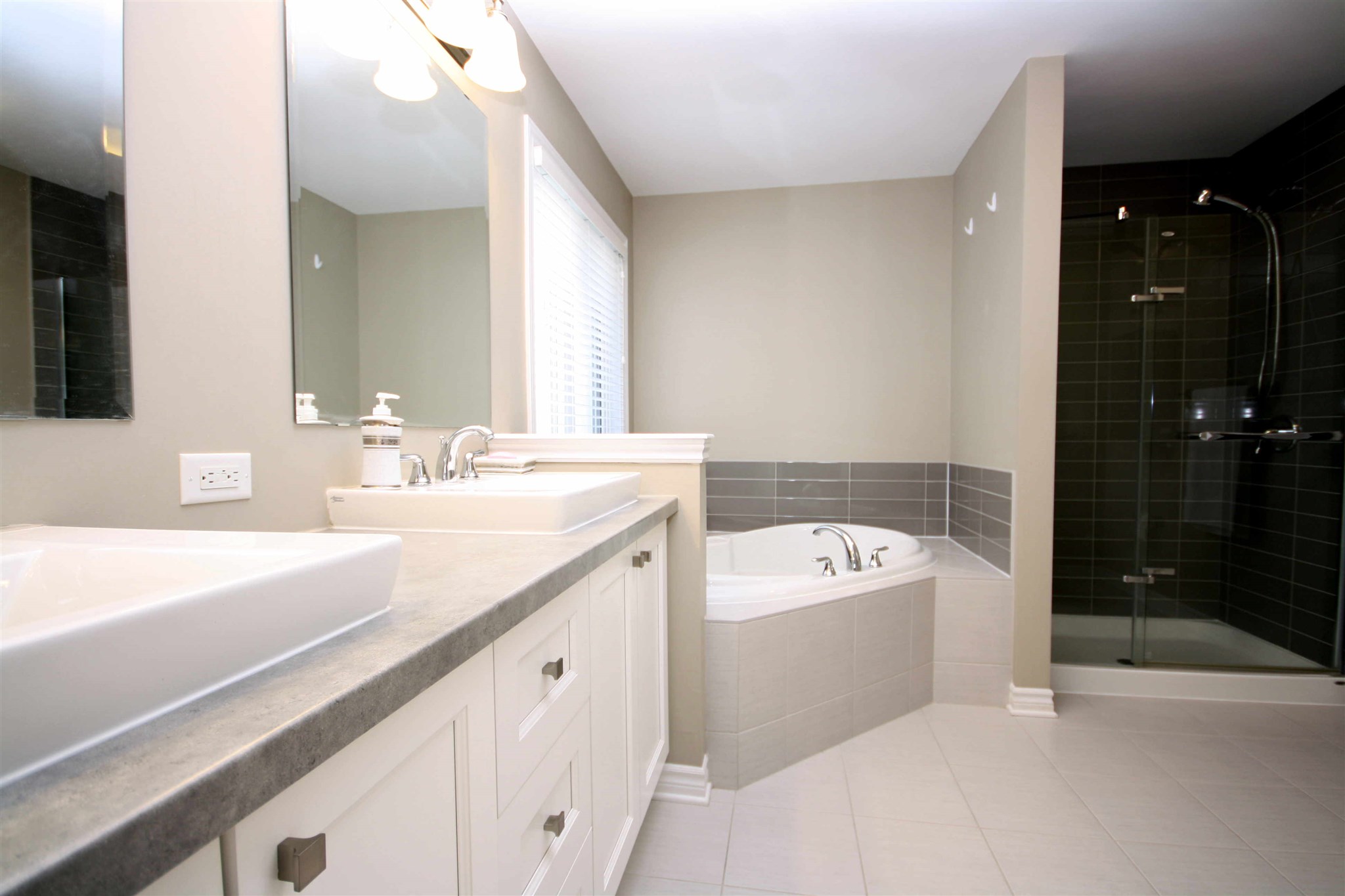 1389 Waterside Way, Kingston Ontario, Canada