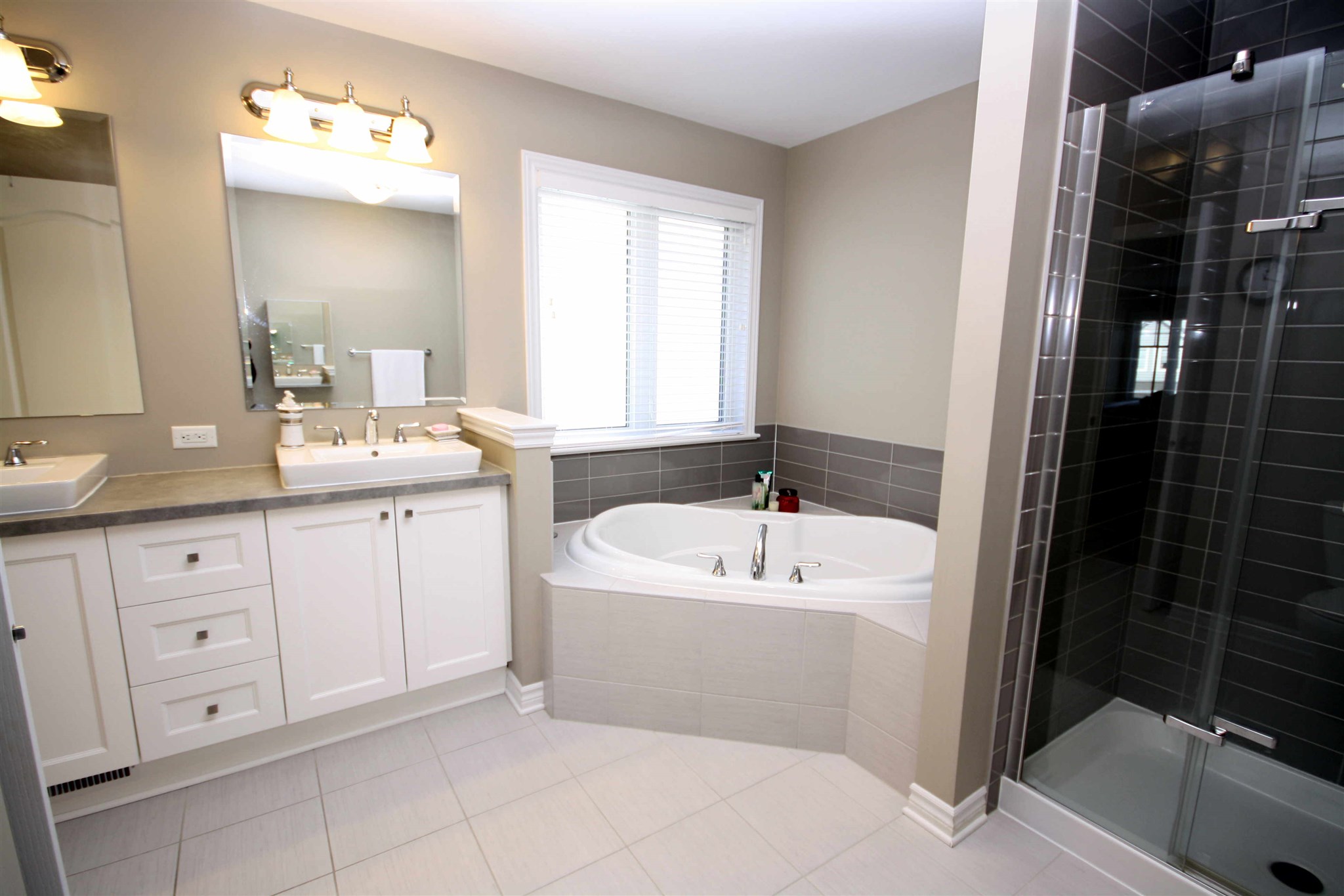 1389 Waterside Way, Kingston Ontario, Canada