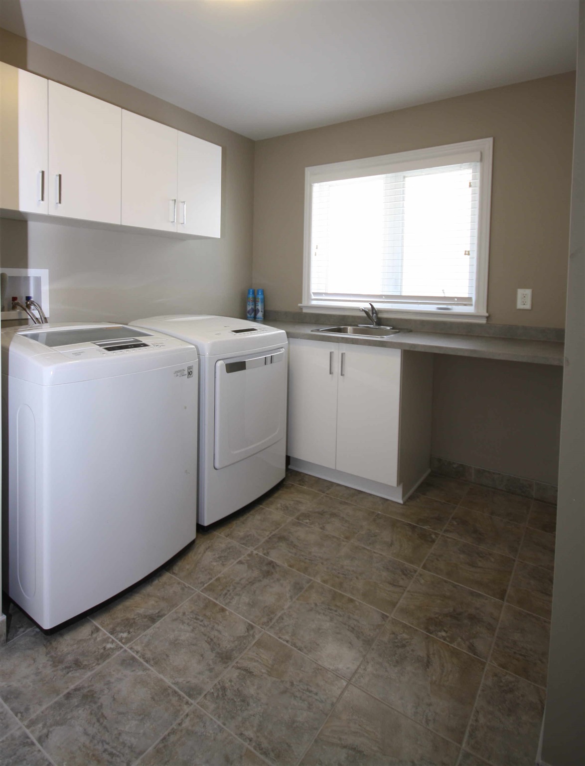 1389 Waterside Way, Kingston Ontario, Canada