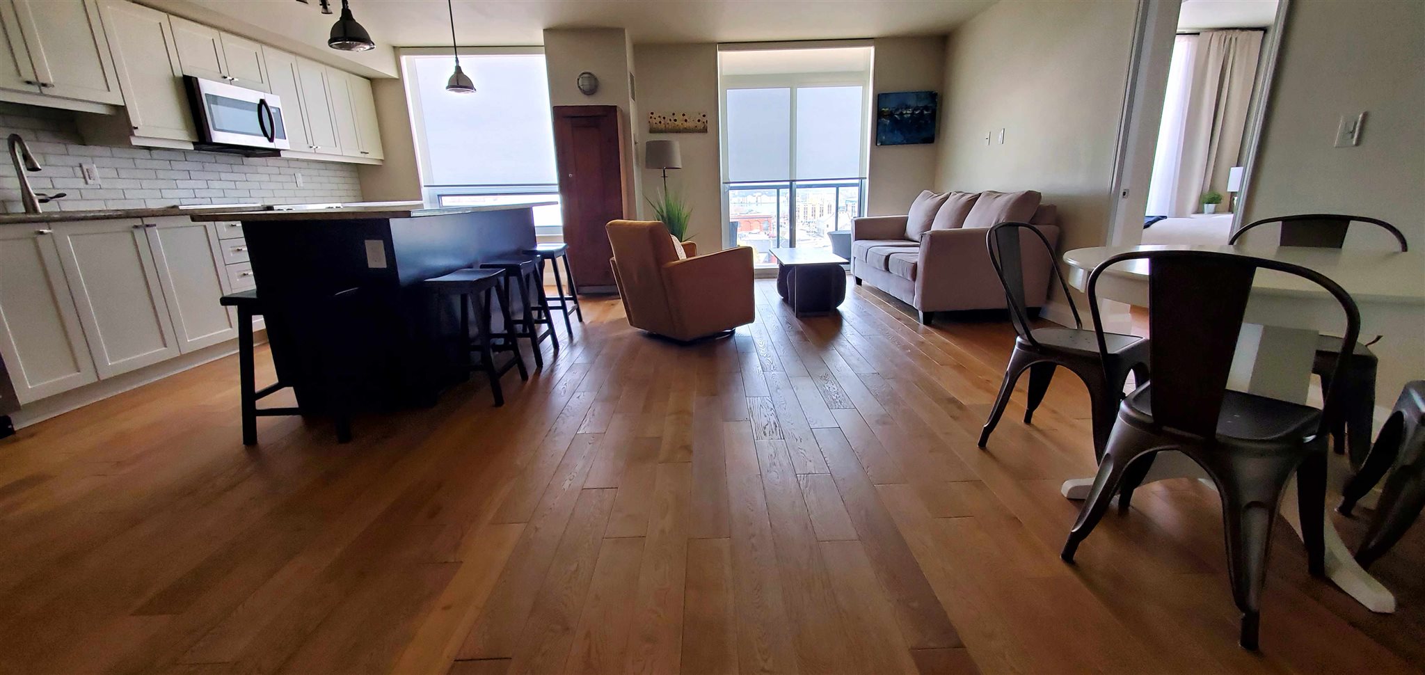 Unit# 708 121 Queen Street, Kingston Ontario, Canada