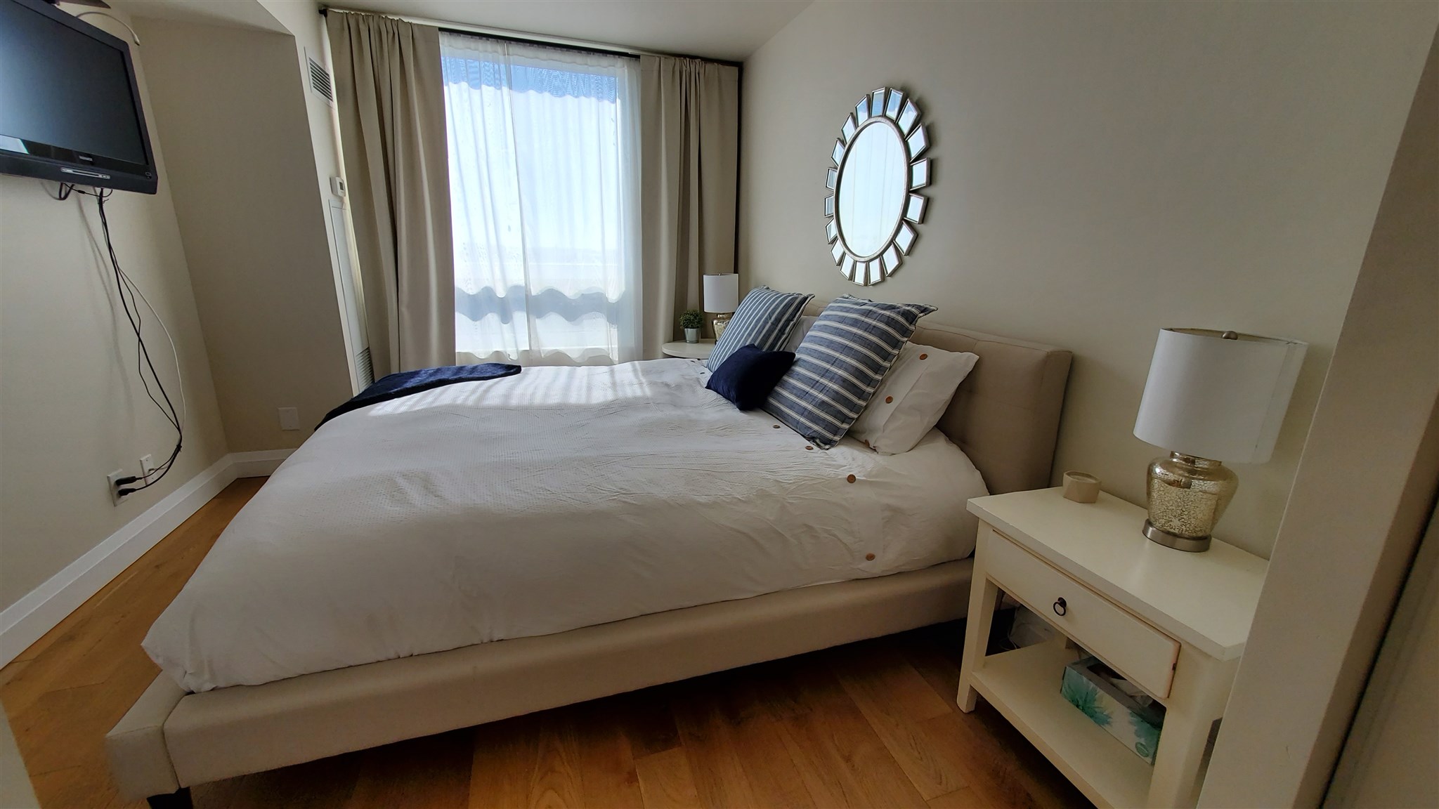 Unit# 708 121 Queen Street, Kingston Ontario, Canada