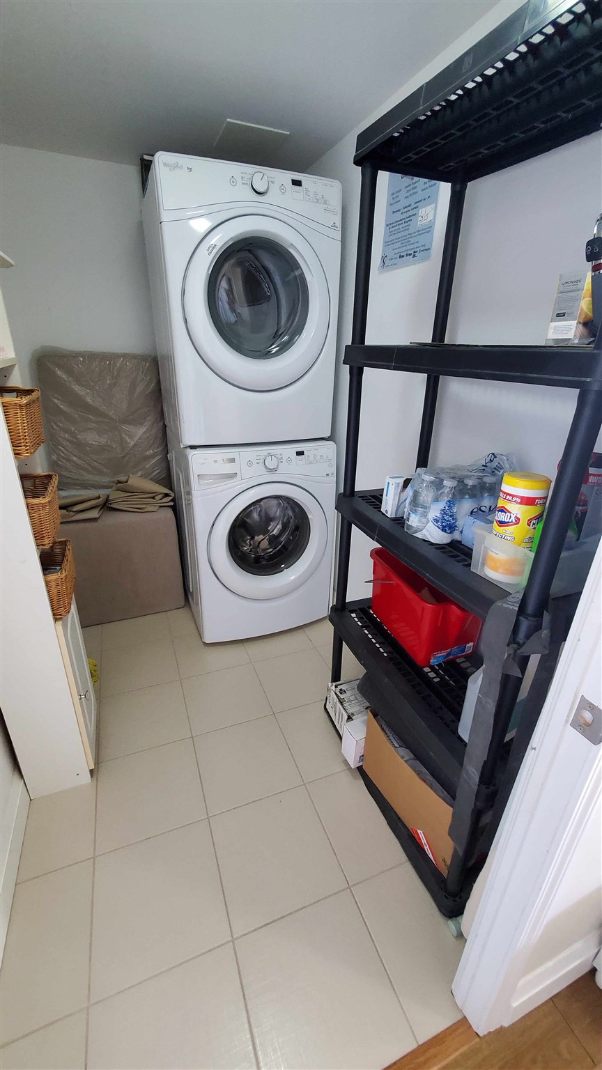 Unit# 708 121 Queen Street, Kingston Ontario, Canada