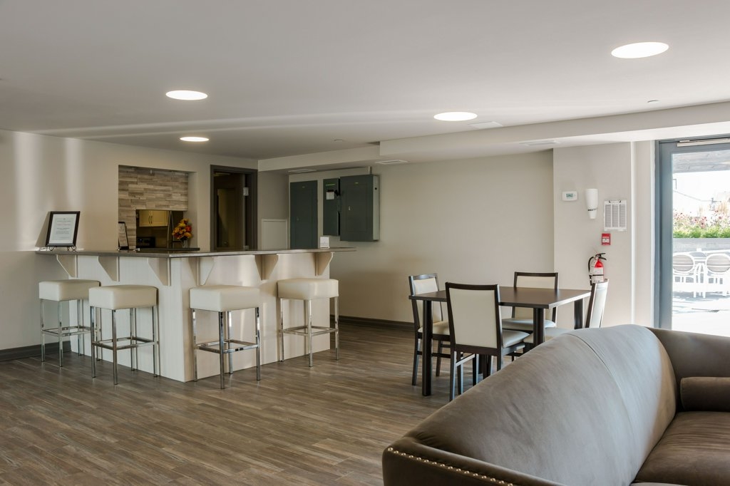 Unit# 708 121 Queen Street, Kingston Ontario, Canada