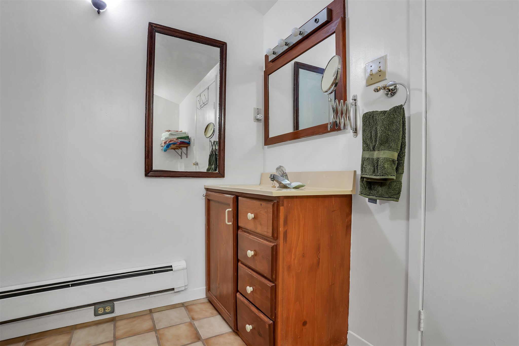 2513 County Road 4, Camden East, Ontario, Canada