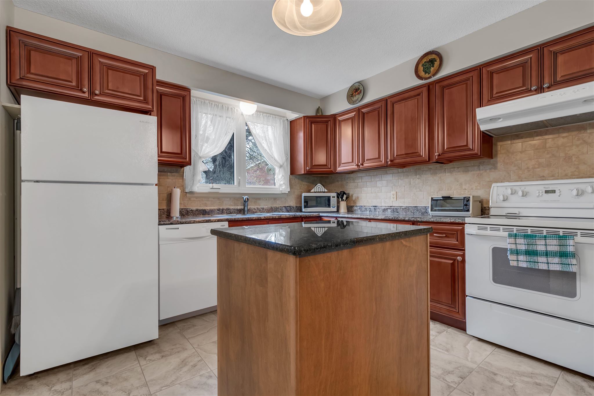 Unit# 64 115 Wright Crescent, Kingston, Ontario, Canada