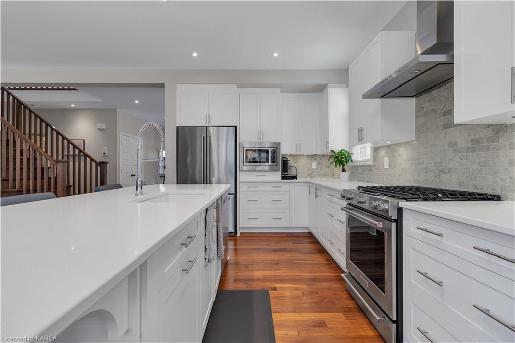 864 STONEWALK Drive, Kingston, Ontario, Canada
