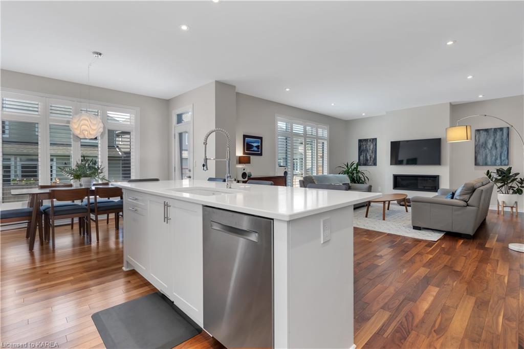 864 STONEWALK Drive, Kingston, Ontario, Canada