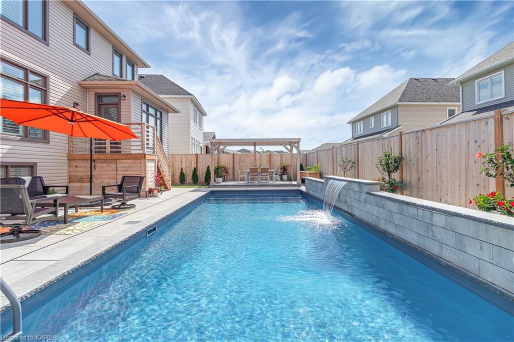 864 STONEWALK Drive, Kingston, Ontario, Canada