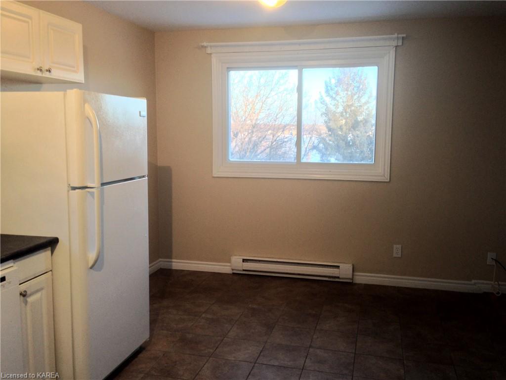 1085 MONTREAL Street, Kingston, Ontario, Canada