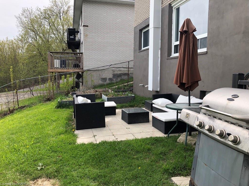 1085 MONTREAL Street, Kingston, Ontario, Canada