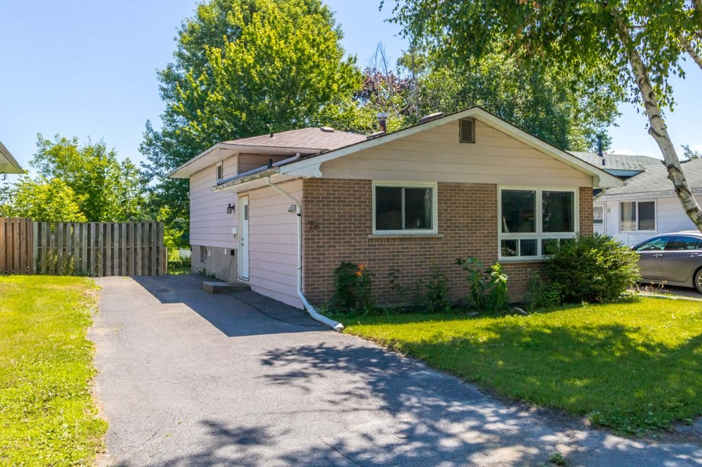 79 Calderwood Drive, Kingston Ontario, Canada