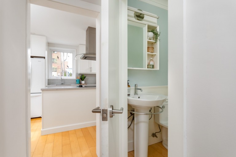 16 Coe Hill Drive, Toronto, Ontario, Canada photo 13