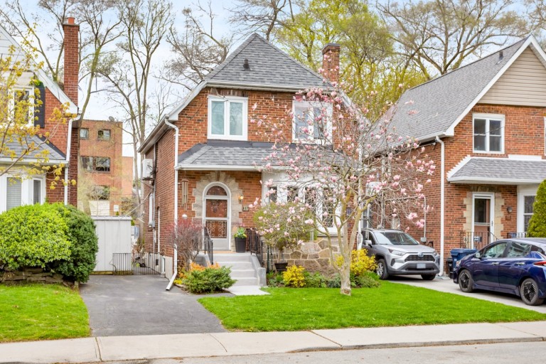 16 Coe Hill Drive, Toronto, Ontario, Canada photo 1