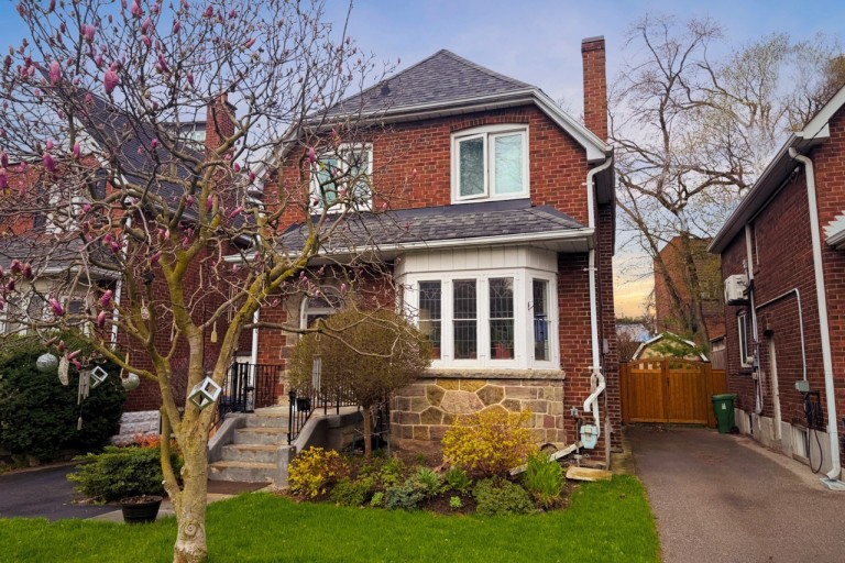 16 Coe Hill Drive, Toronto, Ontario, Canada photo 1