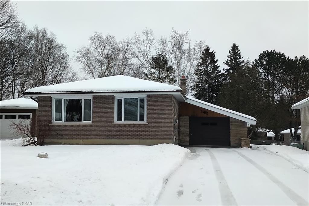 1302 BATHURST Street, Peterborough Ontario, Canada