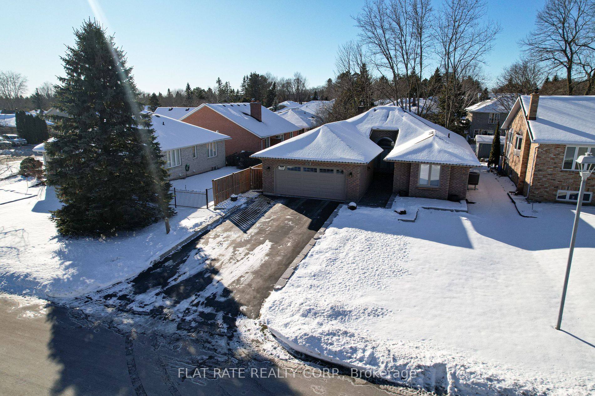 10 HILLVIEW Dr, Kawartha Lakes, Ontario, Canada