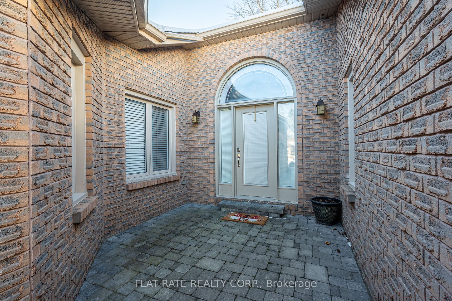10 HILLVIEW Dr, Kawartha Lakes, Ontario, Canada