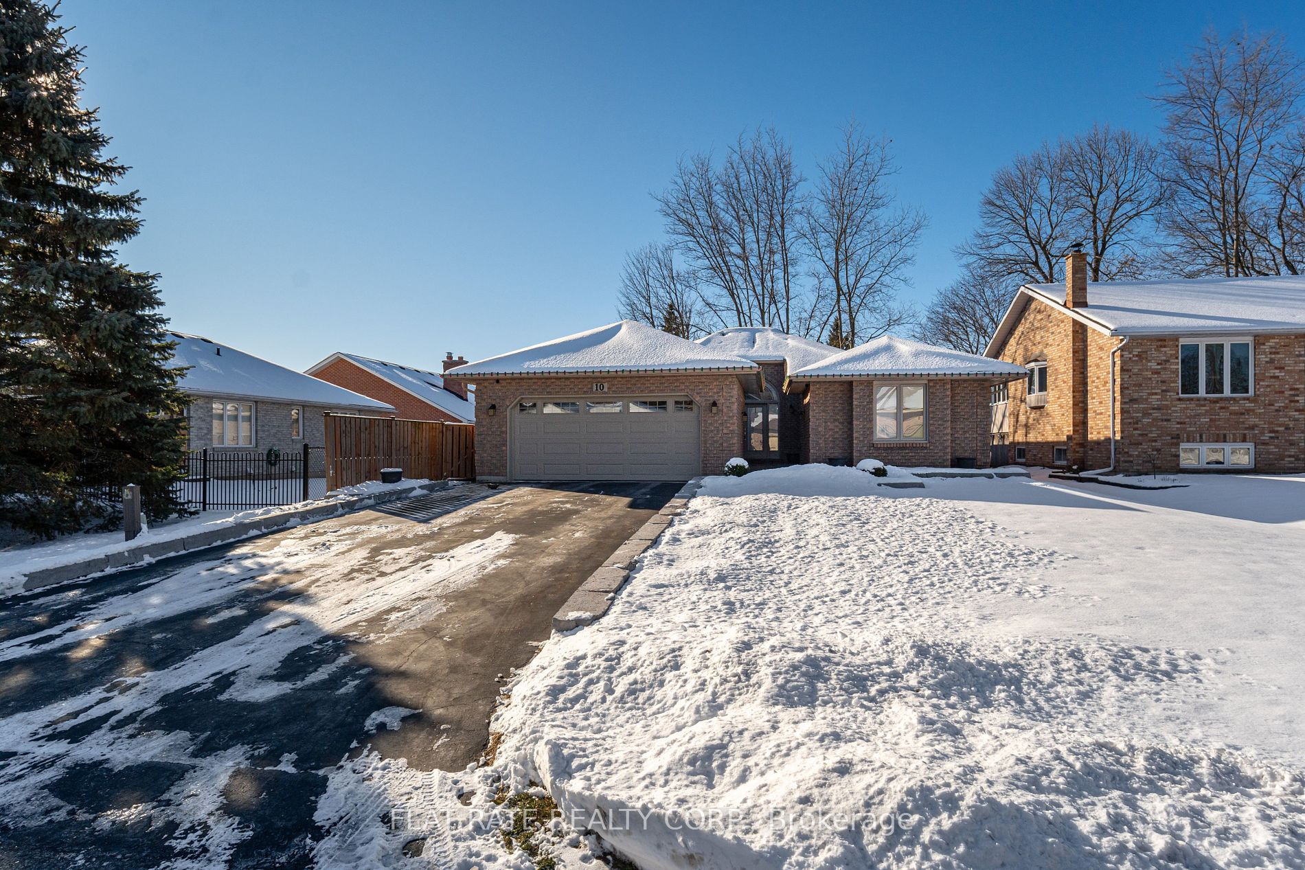 10 HILLVIEW Dr, Kawartha Lakes, Ontario, Canada