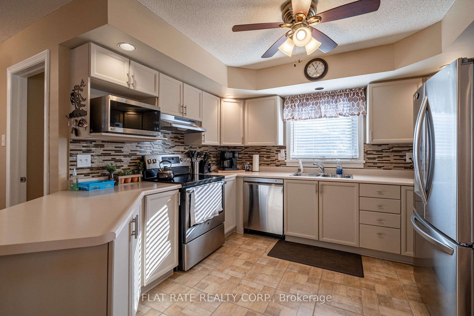 10 HILLVIEW Dr, Kawartha Lakes, Ontario, Canada