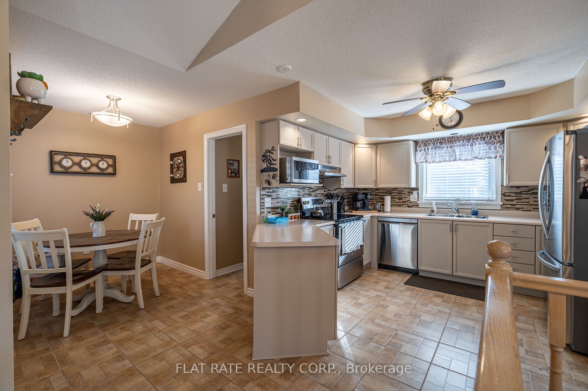 10 HILLVIEW Dr, Kawartha Lakes, Ontario, Canada