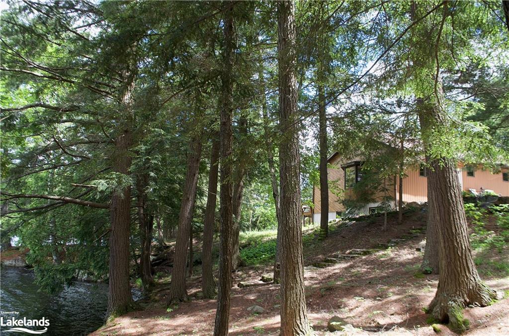 2068 Kushog Lake Road, Algonquin Highlands Ontario, Canada