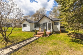 10539 HIGHWAY 118 Highway, Algonquin Highlands Ontario, Canada