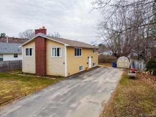 15 Harewood Crescent, Fredericton New Brunswick, Canada