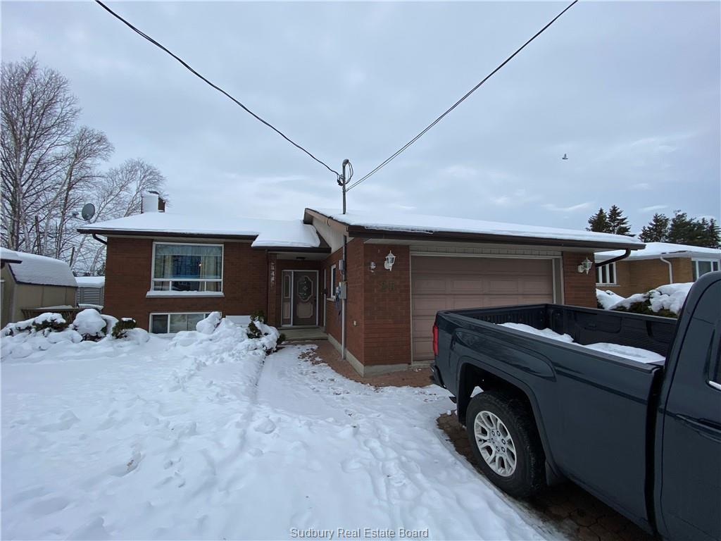 25 Leo, Azilda Ontario, Canada