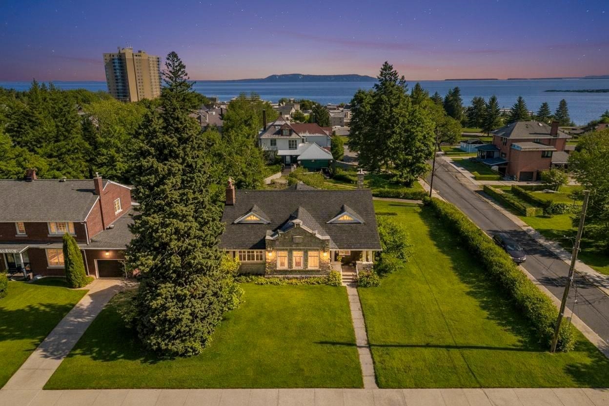 43 Summit Avenue, Thunder Bay, Ontario, Canada photo 1