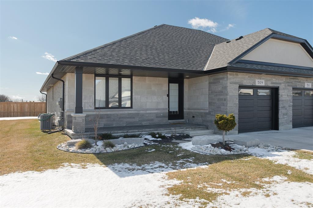 509 MOLINARI Street, Sarnia Ontario, Canada