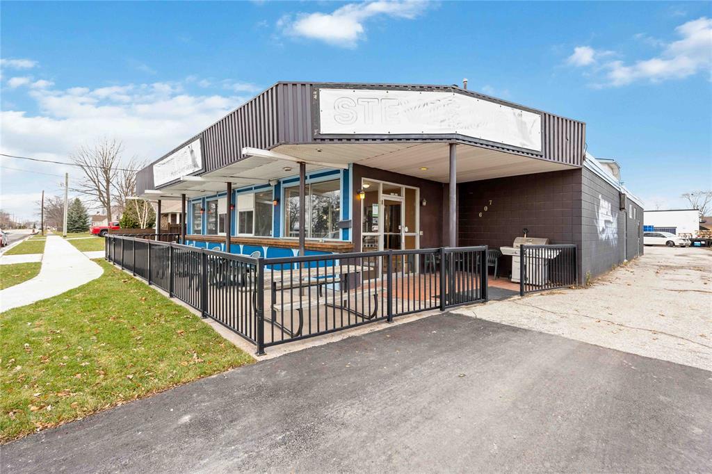 607 ST CLAIR Street, Point Edward, Ontario, Canada photo 3