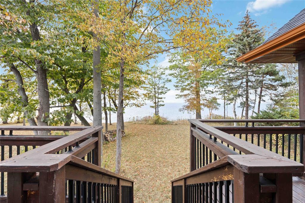 4080 BLUEPOINT Drive, Plympton-Wyoming, Ontario, Canada photo 3