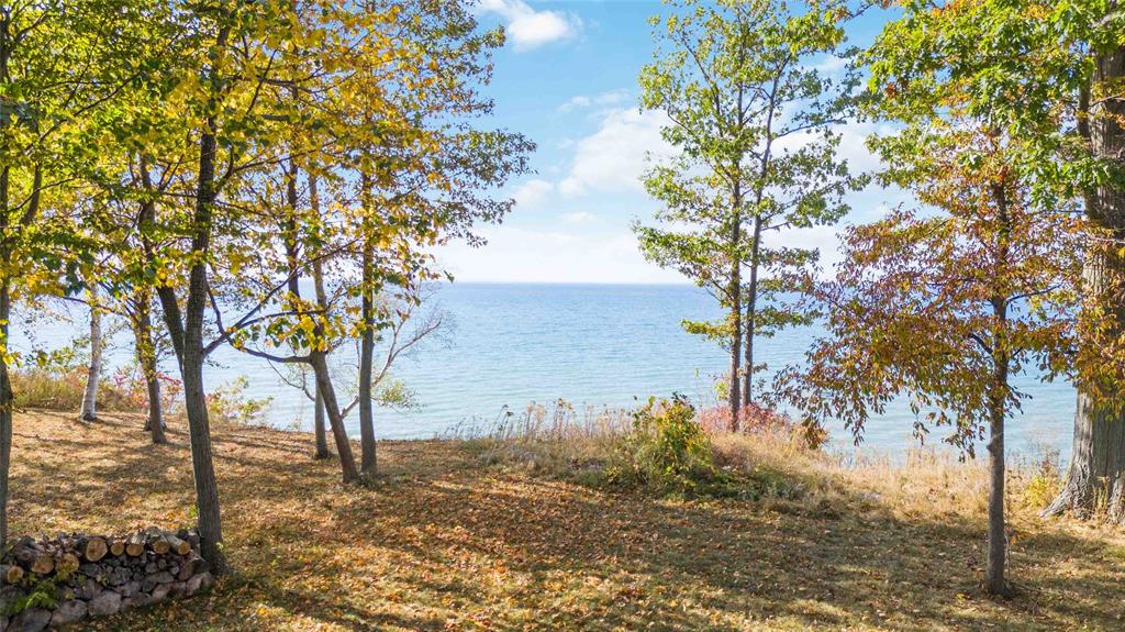 4080 BLUEPOINT Drive, Plympton-Wyoming, Ontario, Canada photo 4