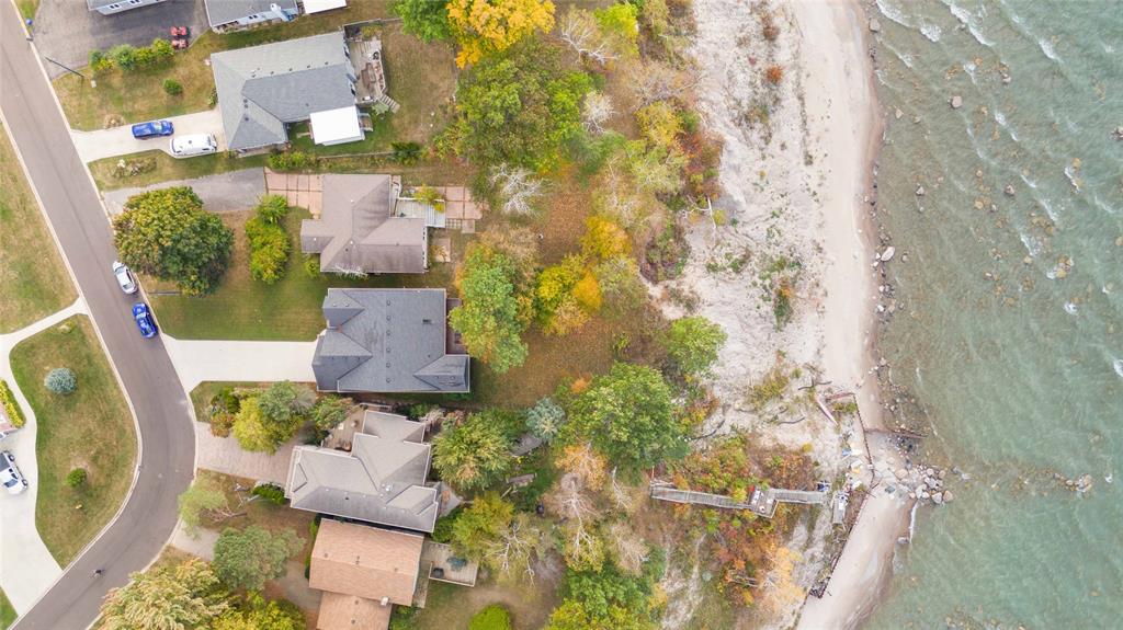 4080 BLUEPOINT Drive, Plympton-Wyoming, Ontario, Canada photo 5