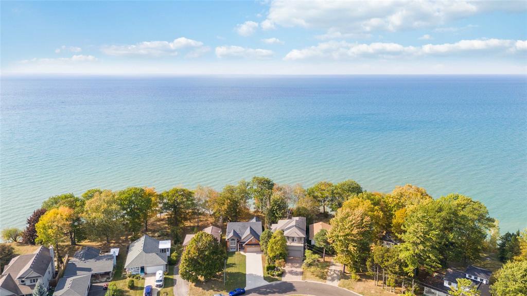 4080 BLUEPOINT Drive, Plympton-Wyoming, Ontario, Canada photo 6