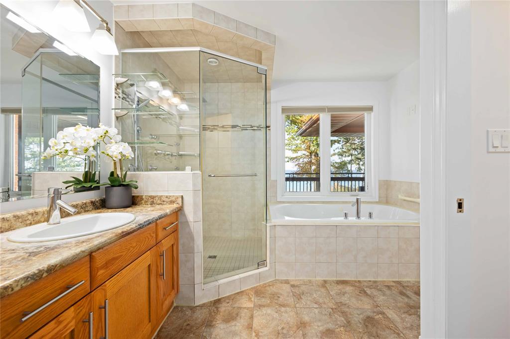 4080 BLUEPOINT Drive, Plympton-Wyoming, Ontario, Canada photo 15