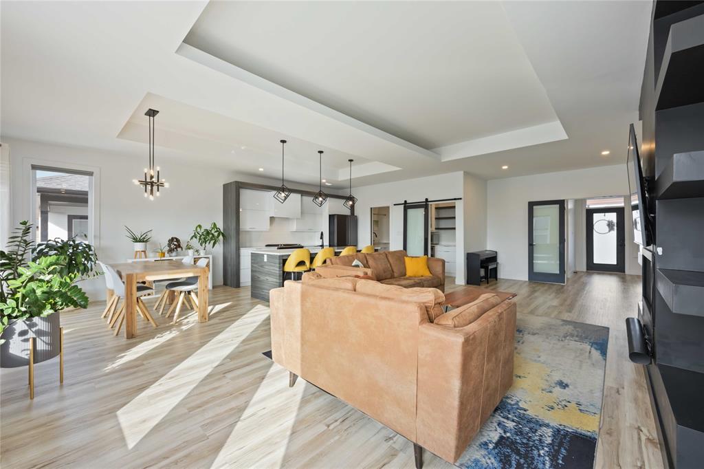 6730 GRIFFIN Drive, Plympton-Wyoming, Ontario, Canada photo 5