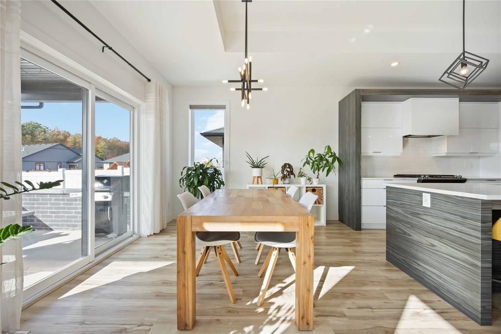 6730 GRIFFIN Drive, Plympton-Wyoming, Ontario, Canada photo 6